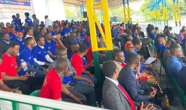 Abarimu basaba leta ko yareba ibikiri imbogamizi ku ikoranabuhanga mu burezi ikagira icyo yazikoraho