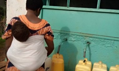 Ngoma: Abafite ibivomesho bidasukuye nta mazi bari guhabwa