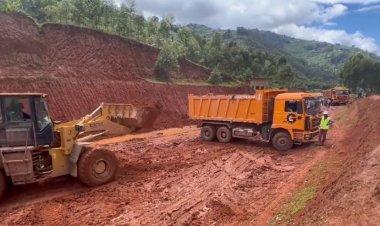 Burera: Abaturage barishimira ko imirimo y'ikorwa ry'umuhanda Base - Kirambo yasubukuwe