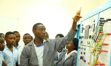 Musanze: Imishinga y'abiga ikoranabuhanga n'ubumenyingiro isigara ku ntebe y'ishuri