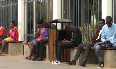 Bamwe mu bakoresha interineti rusange mu mujyi wa Kigali barashidikanya ku muvuduko wayo