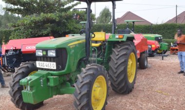 Kayonza: Aborozi baruhutse kongera gusaranganya imashini imwe izinga ubwatsi