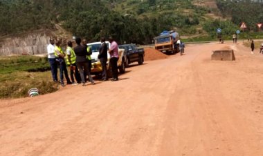 Abakoresha umuhanda Base - Burera barasaba ko washyirwamo kaburimbo