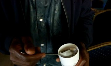 Hari abakuze bacyumva ko ibinini by’inzoka byagenewe abana gusa