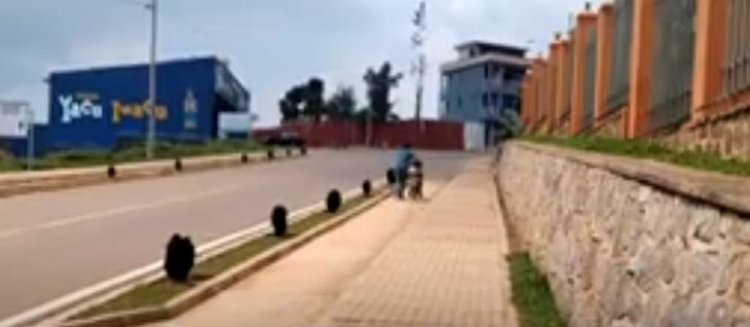 Abakoresha umuhanda Base-Rukomo-Nyagatare barashima ko bakuwe mu bwigunge!