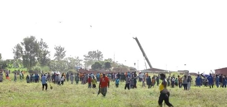 Authorities urge residents to alleviate poverty and strive for better living conditions