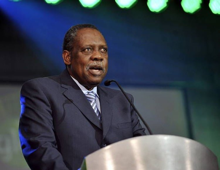 Issa Hayatou wayoboye CAF yitabye Imana