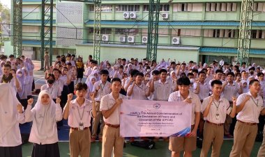 Thailand Students Express Hope for Peace