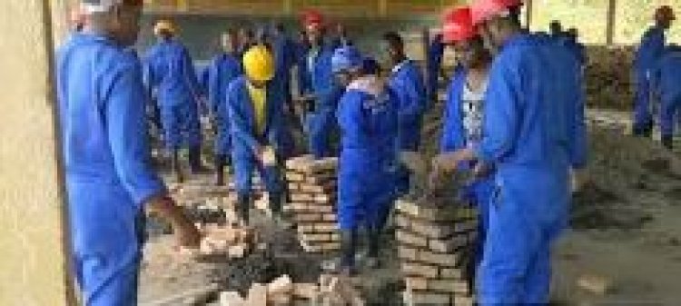 Imyaka y'umuntu n'uburambe ni inzitizi ku bapiganira akazi muri iki gihe