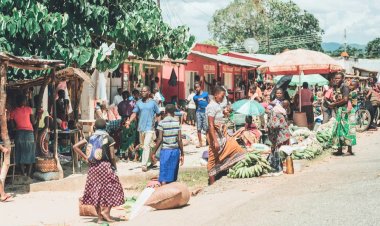 Abaturage mu bukene n'inzara nyuma yo kugabanyirizwa inkunga z’amahanga