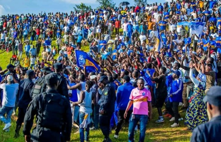 Abakurikirana iby’umupira baranenga imyitwarire y’abarengwa n’amarangamutima yo gufana bagateza imvururu