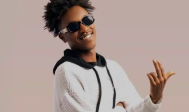 Bruce The 1st  yateguje album ye yambere