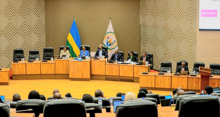 PAC yasabye ko hakurikiranwa arenga miliyari 5 Frw yakoreshejwe nabi mu nzego za Leta