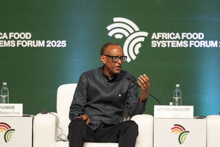 Perezida Kagame yasabye urubyiruko rwa Africa kuba ku isonga mu gukemura ibibazo