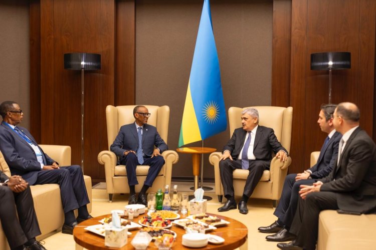 Perezida Kagame yatangiye uruzinduko muri Azerbaijan
