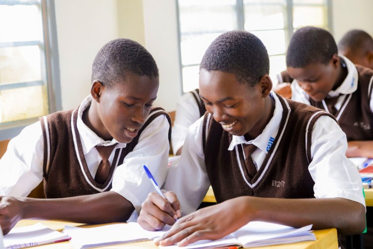 Miliyari zisaga 74 zashowe mu kuvugurura amashuri Nderabarezi