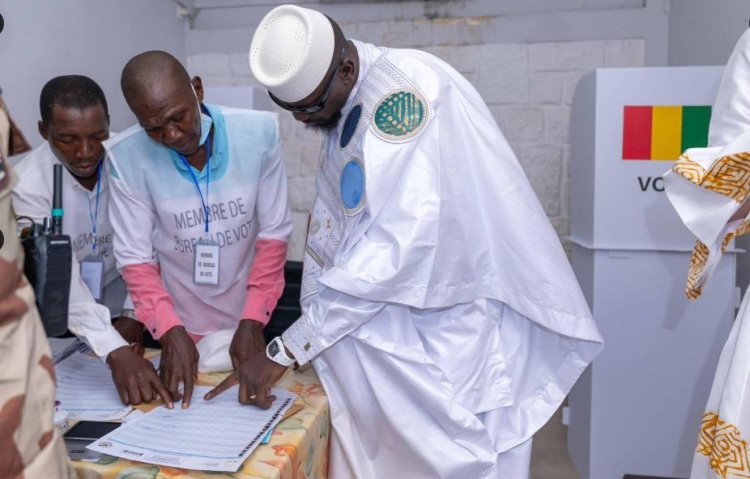 Perezida Mamadi Doumbouya yatorewe kuyobora Guinée-Conakry