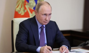 Uburusiya burashinja Ukraine gushaka kwica Perezida Putin.