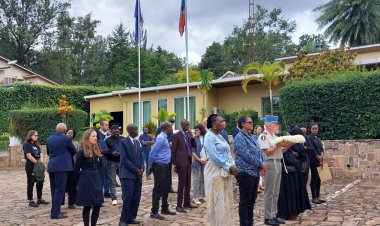 Barasaba Ubufaransa gufasha imiryango y’abari abakozi babo bishwe muri Jenoside