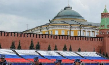 Uburusiya burashinja Amerika gutegeka Ukraine kugaba igitero kuri Putin.