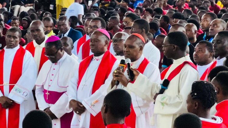 Karidinali Kambanda yasabye urubyiruko kwirinda gukinisha ubuzima