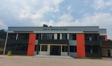 #Umunsi w’intwari: imiryango itishoboye 28 yo mu murenge wa Kinigi yorojwe inka