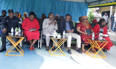 Umuvunyi mukuru Nirere Madeleine arasaba abaturage gukemura ibibazo hagati yabo bikiri mu maguru magufi