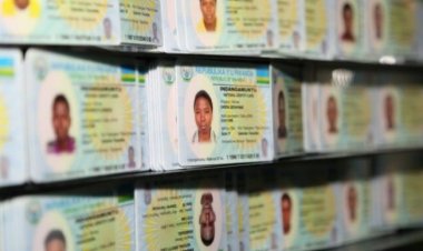 Abaturage badafite indangamuntu barasabwa kuzishaka kugirango bazabashe kwitabira amatora