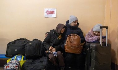 Moscou irateganya kwimura abana 9000 bava mu karere gahana imbibi na Ukraine