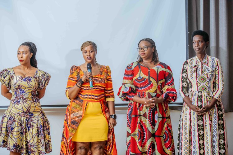 Abagore bakora itangazamakuru barishimira amahugurwa bahabwa na WIN-INFRA Women in News