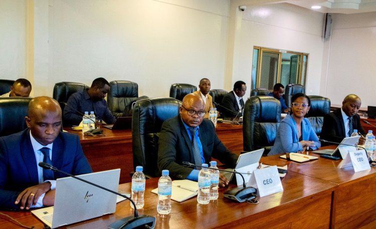 MININFRA yiyemeje gukurikirana ibihombo n'imishinga yadindiye mu gukwirakwiza amashanyarazi