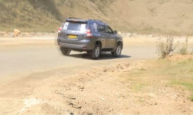 Ikibazo cy'umuhanda Karongi - Muhanga wangiritse bikabije kigiye gukemuka vuba