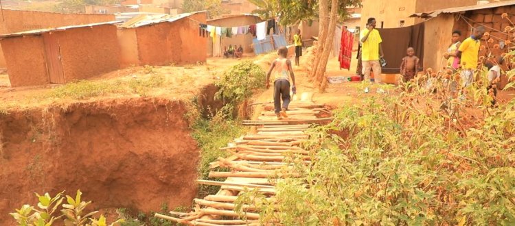 Gikondo - Kigarama: Ruhurura yatinze kubakwa iri gutwara abaturage ubuzima