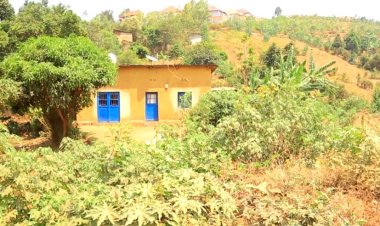 Hari abari mu gihirahiro cyo kubura bumwe mu burenganzira busesuye ku butaka bwabo