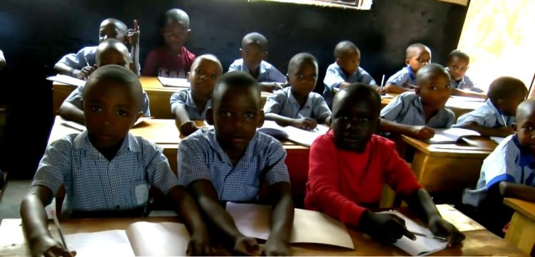 Hari kugarara ikibazo cy’ubucucike bukabije bw’abana mu mashuri