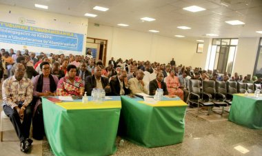 Burera: Ubuyobozi bwasabwe kwirinda ikimenyane no guca amatsinda aheza bamwe