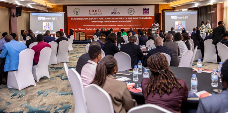 Abiga amategeko muri kaminuza bari kwigishwa gukemura amakimbirane hatisunzwe inkiko