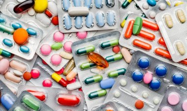 Abakora mu nzego z’ubuzima barasaba abantu gukoresha imiti neza