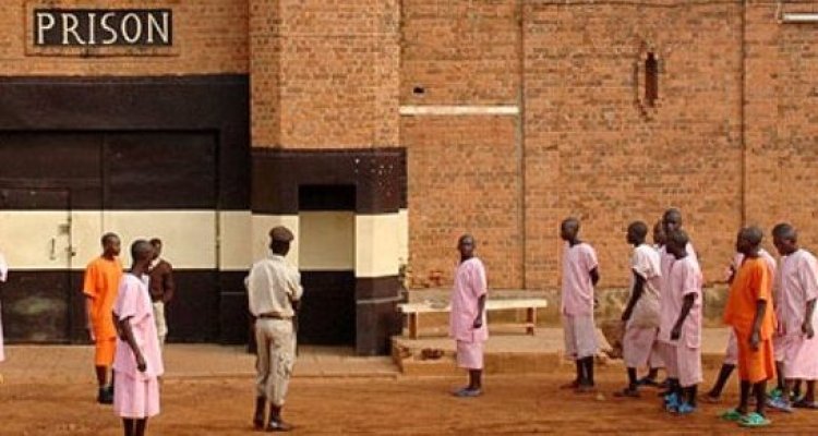 Hari abarenza iminsi 30 y’agateganyo bagafungwa binyuranyije n’amategeko