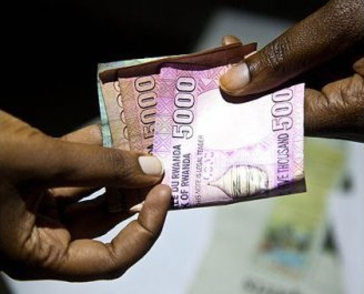 Abaturage barinubira ababasiragiza mu nzego z’ibanze bituma hagaragara icyuho cya ruswa