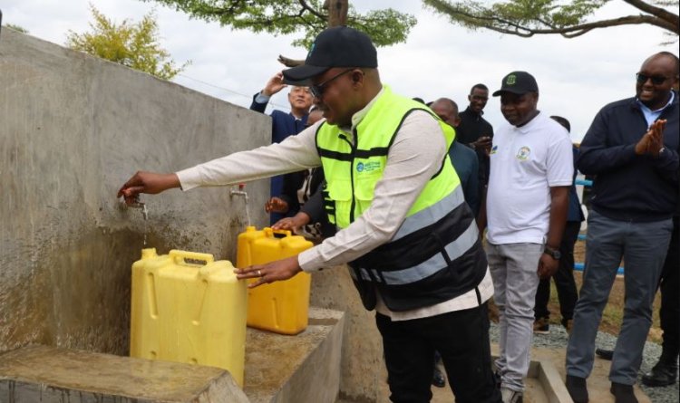Ngororero: Hafunguwe umuyoboro ugeza amazi ku baturage barenga ibihumbi 13, abaturage hari icyo basabwa
