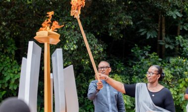 #Kwibuka31: Perezida Kagame na Madamu Jeannette  batangije igikorwa cyo kwibuka bacana urumuri rw'icyizere