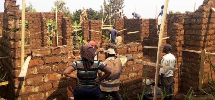 Umujyi wa Kigali uributsa abubakisha amatafari ya Rukarakara gukoresha abafundi babihuguriwe