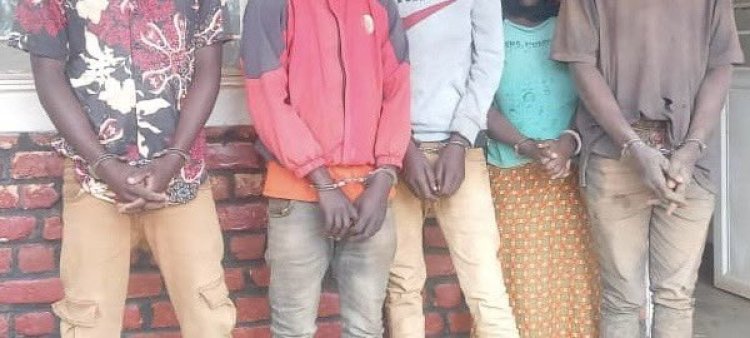 Gasabo: 5  bafashwe bacukura amabuye y'agaciro mu buryo bunyuranije n'amategeko.