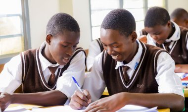 Miliyari zisaga 74 zashowe mu kuvugurura amashuri Nderabarezi