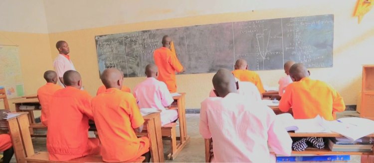 Bamwe mu bagororerwa mu igororero ry'abana rya Nyagatare bababazwa no kudasurwa n'imiryango yabo