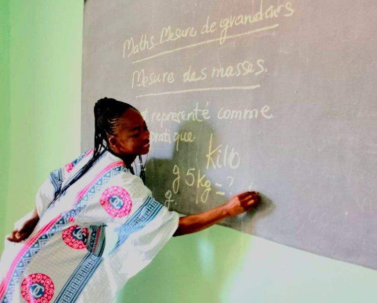 Abarimu basaga 500 baretse kwigisha bajya gucukura zahabu no guhinga