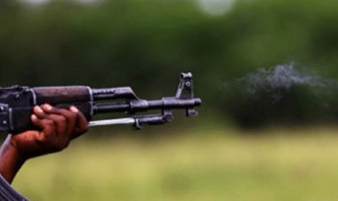 Rutsiro: Umupolisi yarashe Umu-DASSO n'umuturage nawe ahita yirasa