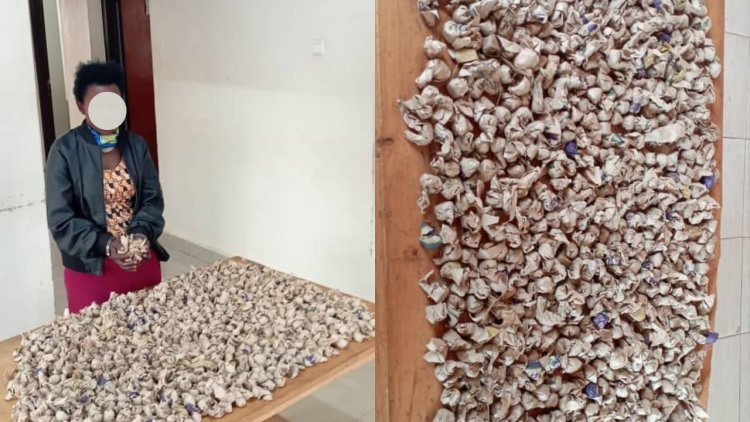 Bamusanganye udupfunyika ku musego w'igitanda - Polisi yataye muri yombi umugore wacuruzaga urumogi