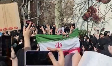 Iran yemereye abanyeshuri kwigaragambya, ibabuza kurenga umurongo utukura bashyiriweho